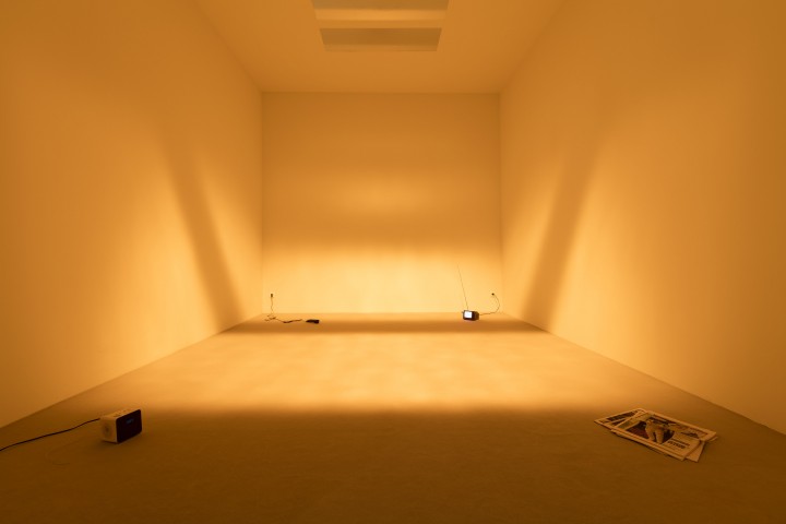 Dominique Gonzalez-Foerster, Une Chambre En Ville, 1996, exhibition view: Dominique Gonzalez Foerster. 1887–2058, K20 Kunstsammlung Nordrhein-Westfalen, Düsseldorf, 2016 Photo © Andrea Rossetti