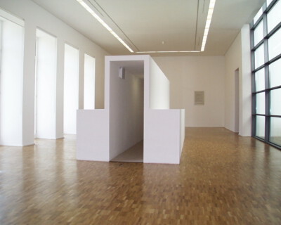 Ausstellungsansicht, POWER, 1999, GfZK Leipzig, Foto: Hans-Christian Schink