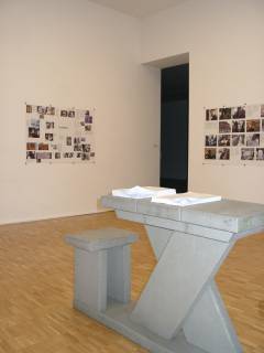 Ausstellungsansicht, LocalMotion, 2001, GfZK Leipzig, Foto: Hans-Christian Schink