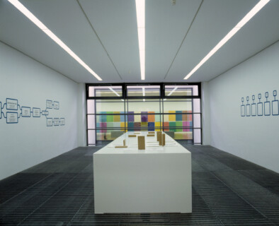 Ausstellungsansicht, Olaf Nicolai, 2001/2002, GfZK Leipzig, Foto: Uwe Walter