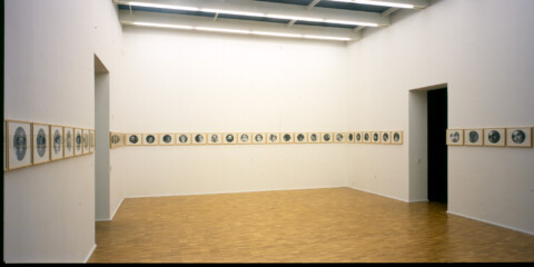 Ausstellungsansicht, Die Handarbeiten von Francesco Vezzoli (Blinky Palermo), 2002, GfZK Leipzig, Foto: Thilo Kühne