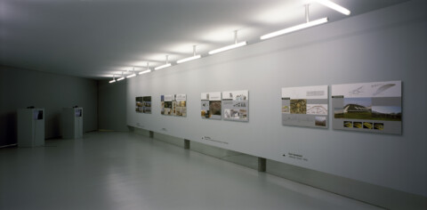Ausstellungsansicht, Said Jamaković, Die Bosnische Chronik, 2004, GfZK Leipzig, Foto: Hans-Christian Schink