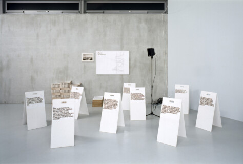 Ausstellungsansicht, Schrumpfende Städte 2: Interventionen, 2005, GfZK Leipzig, Foto: Andreas Enrico Grunert