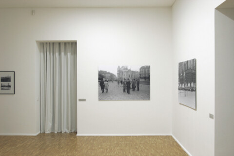 Ausstellungsansicht, Gray Zones, 2006, GfZK Leipzig, Foto: Andreas Enrico Grunert