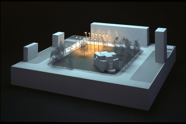 Mischa Kuball, Lichtfeld, 1997, courtesy of the artist