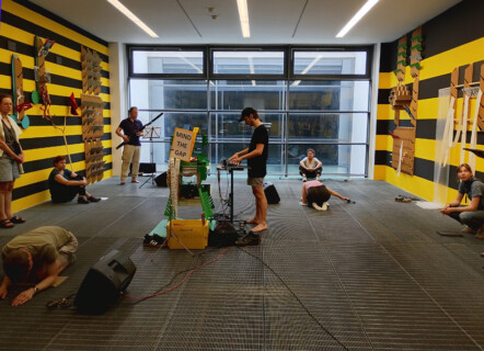 Mind the Gap in der Installation von Suse Weber @ Spielräume, Foto: GfZK